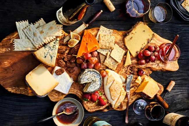 MOST FAMOUS FRENCH CHEESES AND WINE
