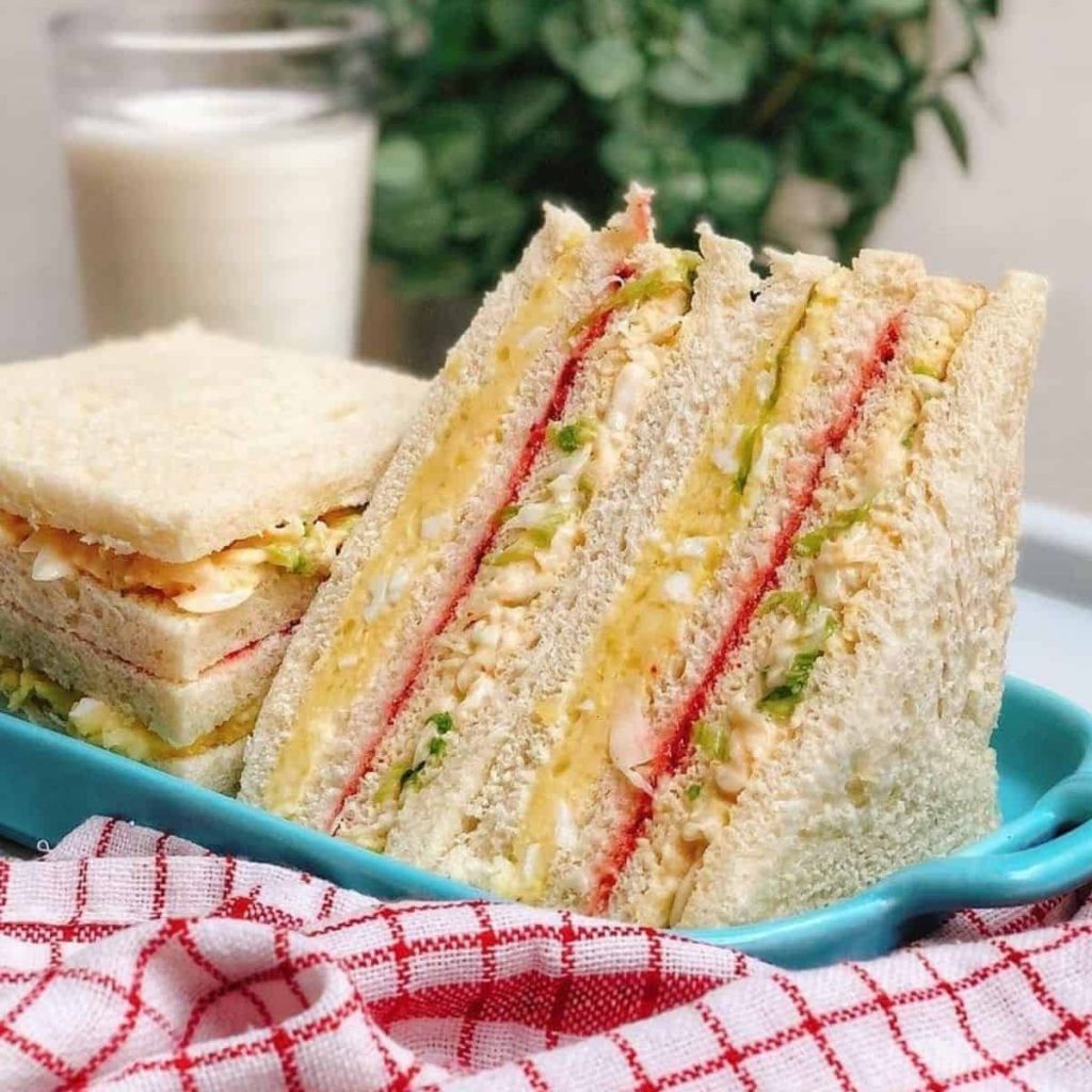 the best five o'clock tea recipes: Ham And Egg Sandwiches